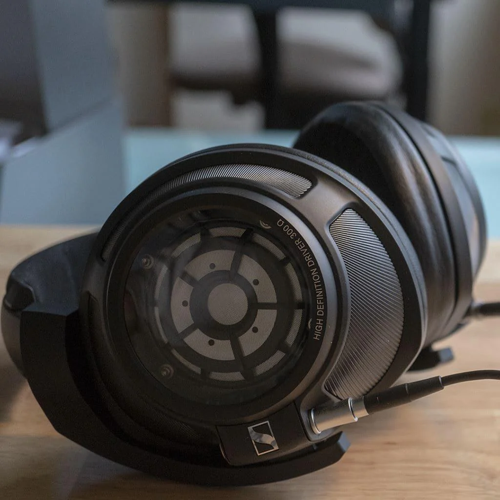 Sennheiser HD 820 Headphones - Image 4